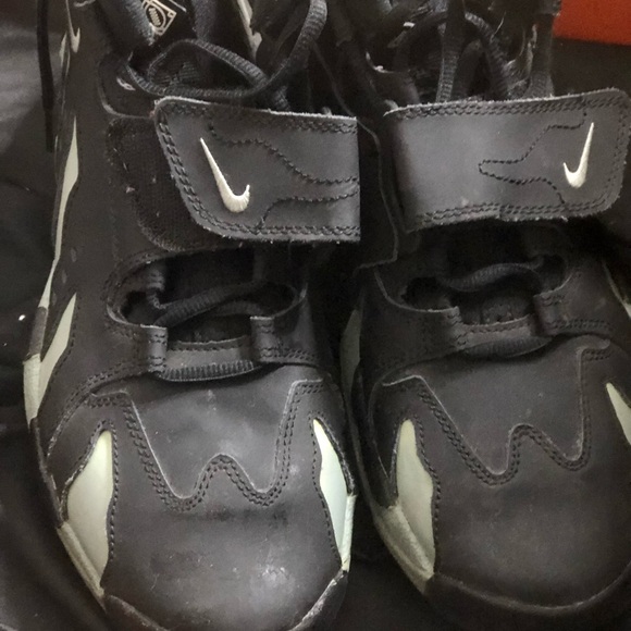 100 - Picture 2 of 2